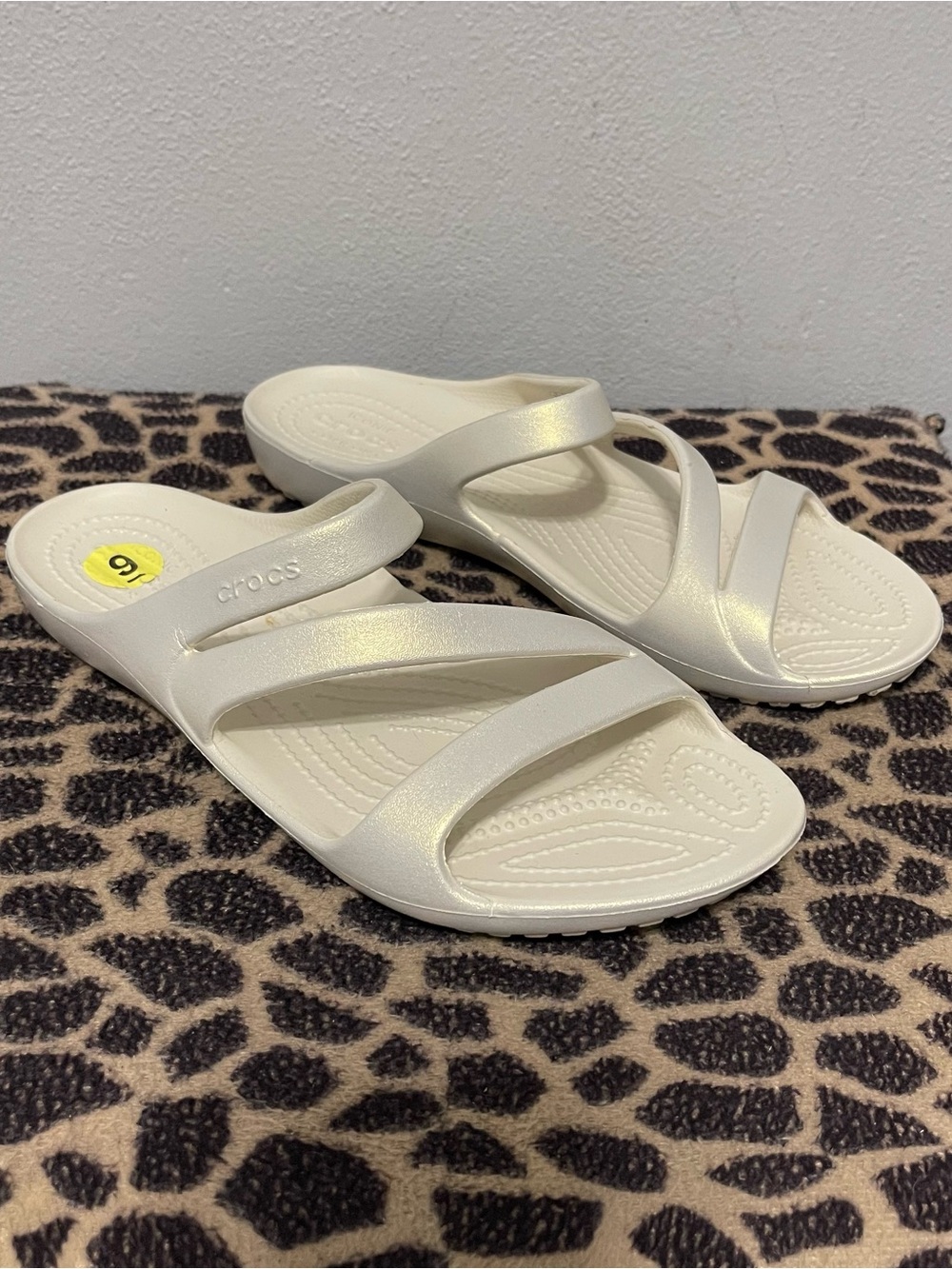Crocs Kaydee II Strappy Shimmer Sandals Beige Rubber Summer Womens 9